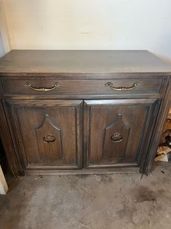 Cabinet/ extendable buffet