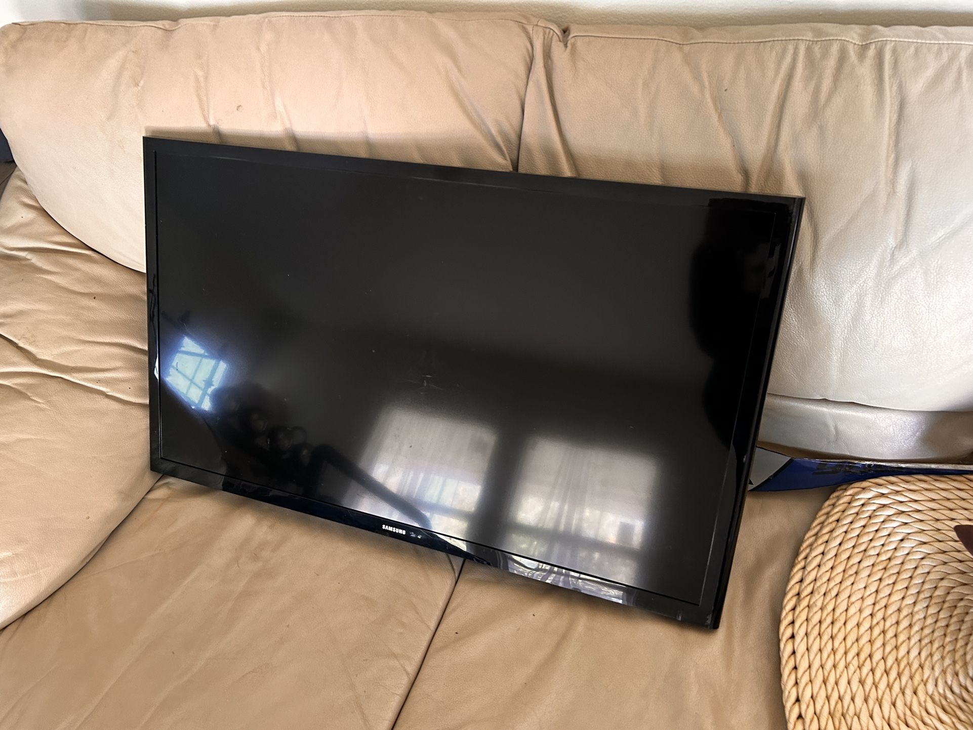 Samsung-32 Inch