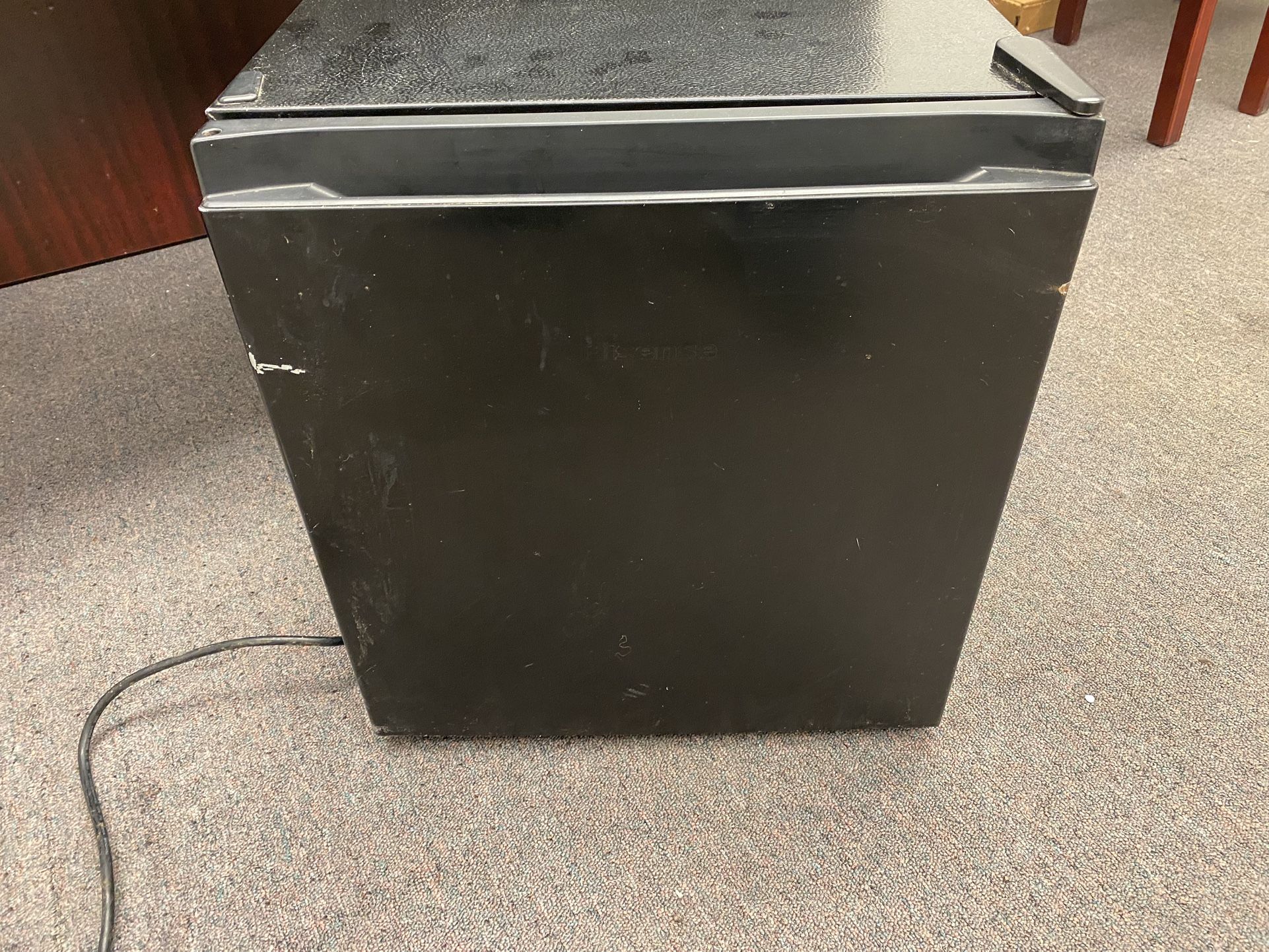 Mini refrigerator