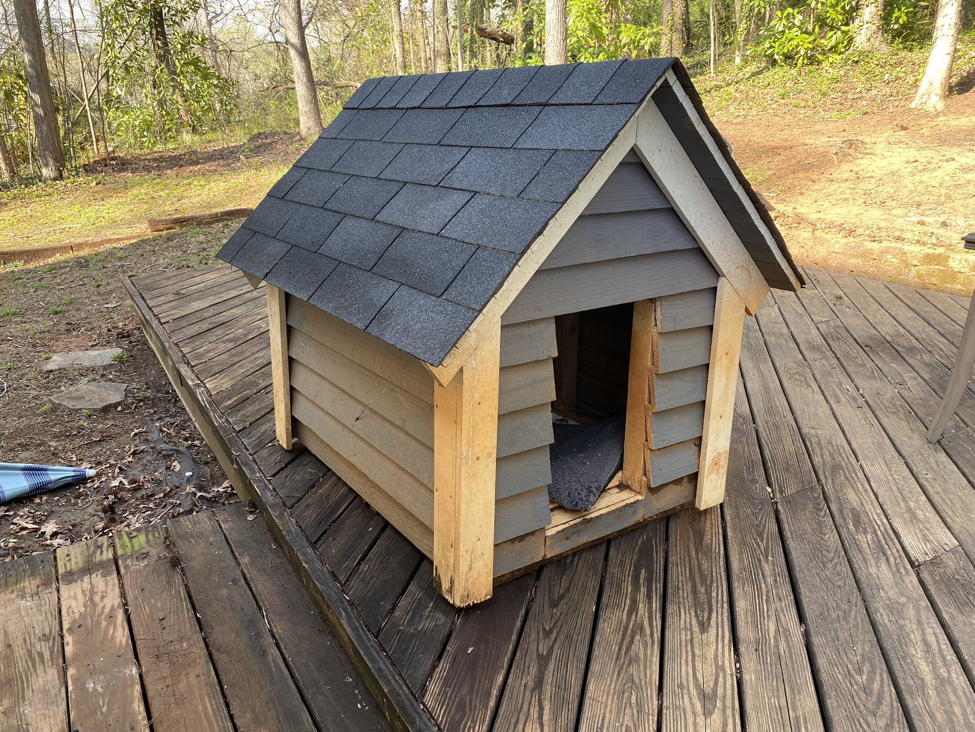Outdoor Dog House – Waterproof & Durable