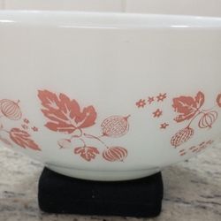 Vintage 2.5 QT Pyrex Gooseberry Pyrex Bowl 