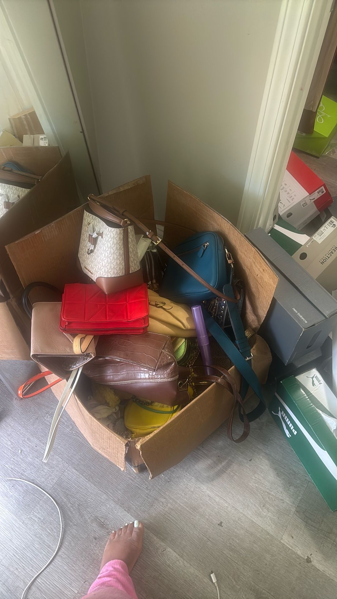 Random Purses And Shoes (Size 8-9 Women)