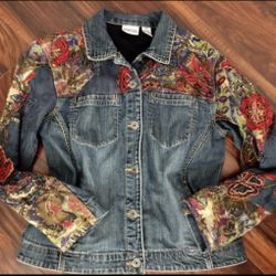 Beautiful Chico's Floral Embroidered Denim Jacket Size Medium (CHICOS Size 1)