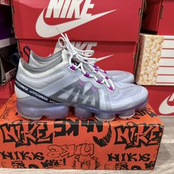 Nike air vapormax 2019 football grey women size 10 $110