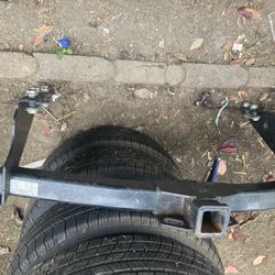 Tow Hitch For A Ford 