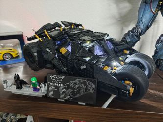 Complete & Upgraded Lego Batman Tumbler 76240 kit with mini figs, 100%