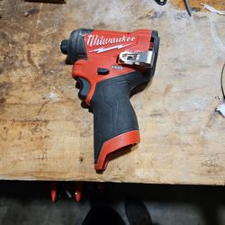 M12 Impact Driver