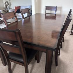 Extendable Hard Wood Dining Table Set 