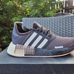 NEW YOUTH BIG KIDS WOMEN ADIDAS NMD_R1 J RUNNING SHOES Sz 6Y = 7.5 Women's 