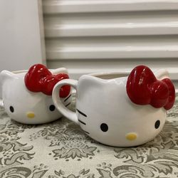 Hello Kitty-Pair Of  Mugs red bow