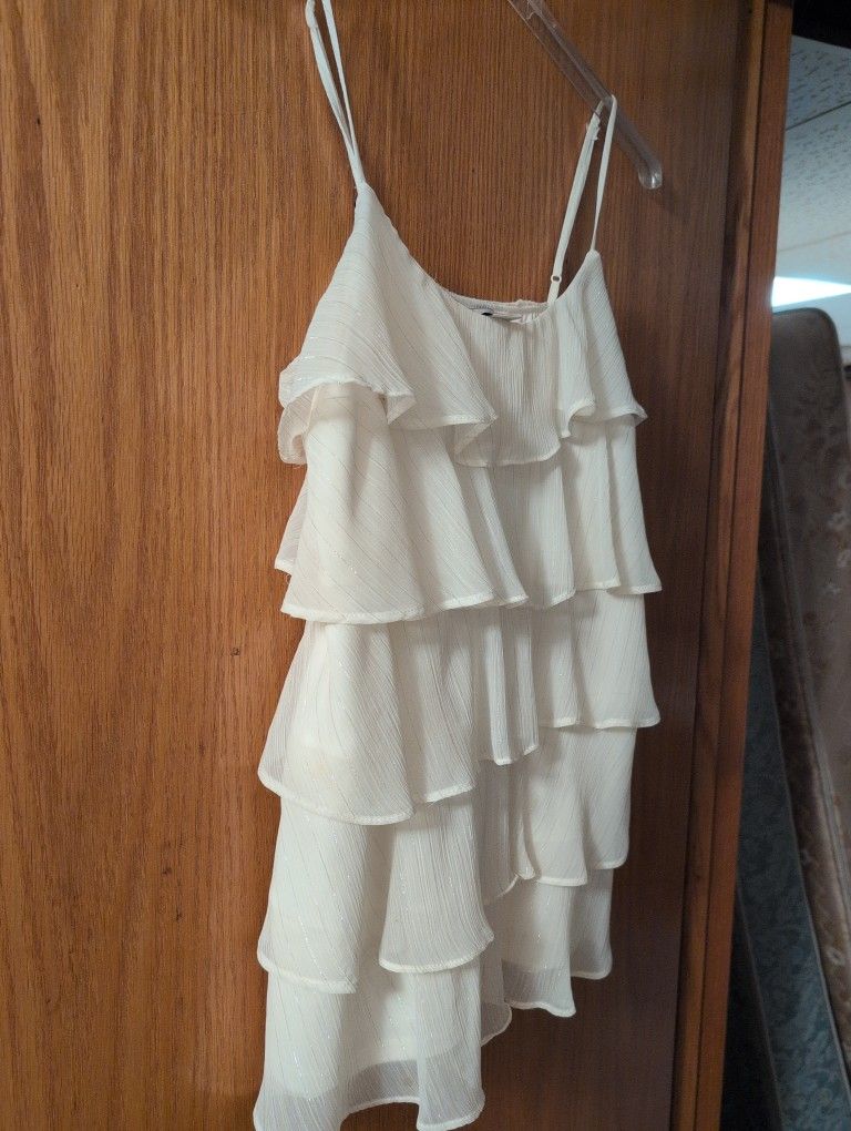 Off White Ruffled Tank Top With Silver Slanted Lines Detail Size L