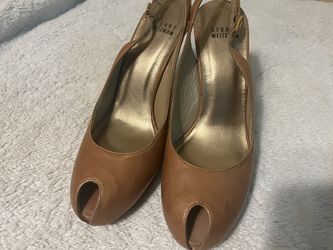 Size 5 Pumps!