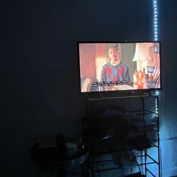$45 Tv For Sale Works Great Comes With Free Satellite Dish 