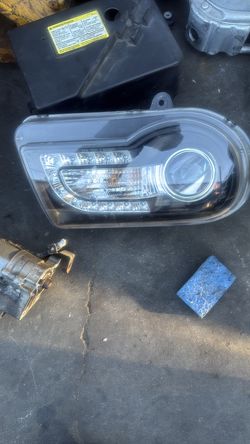 Chrysler 300 headlights
