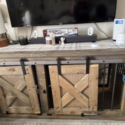 Custom Double Sided Kennel 