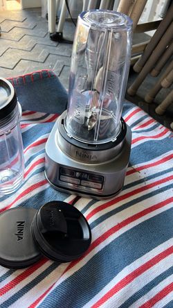 Ninja Personal Blender with Cups and Lids