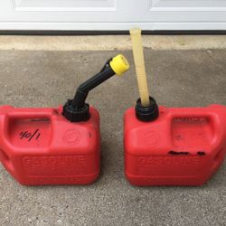 Pair of 1 gal. 4 oz. Gas Cans