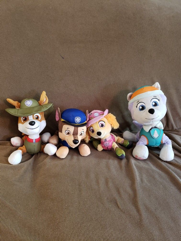 Paw Patrol Soft Toys Skye, Chase, Tracker, Everest