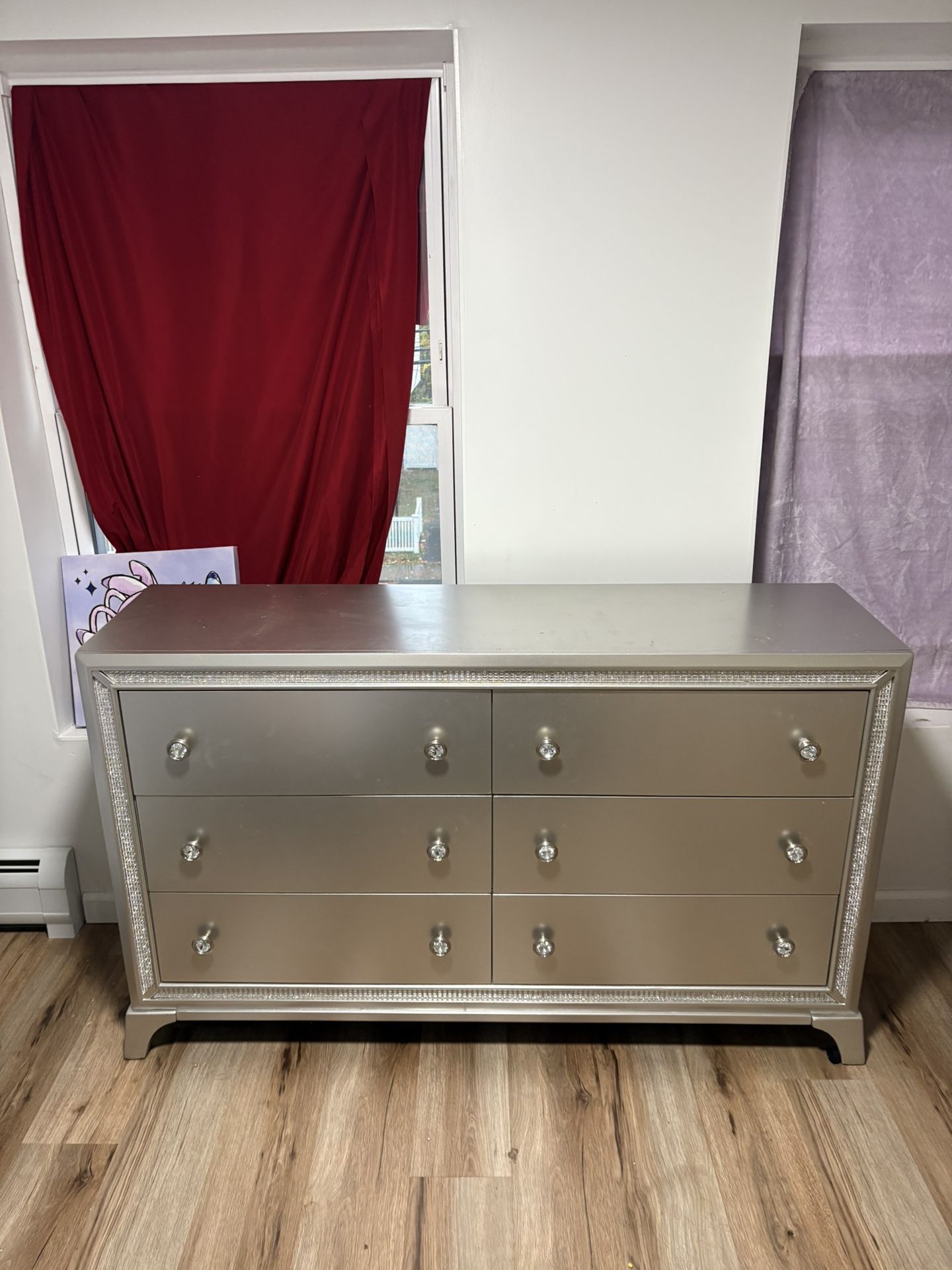 Dresser With Mirror 