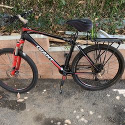 Giant  Bike  26”