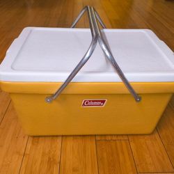 Vintage Coleman 1970's Picnic Style Ice Chest