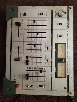 Numark DM1300 mixing console
