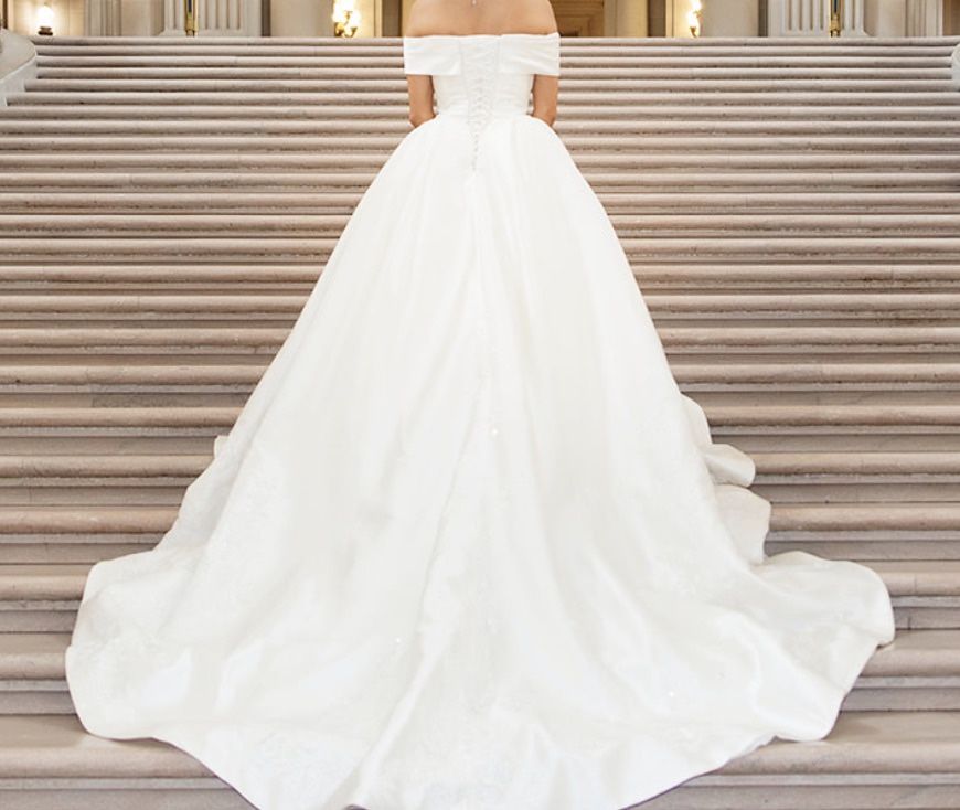 Elegant Luxury Wedding Dress / Bridal Gown (size 0)