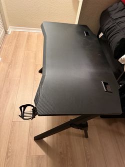 Computer gaming desk