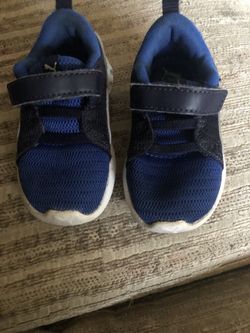 Boys shoe size 4 toddler