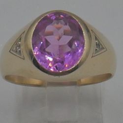 10KT YELLOW GOLD 5.5 grams Fashion Ring with oval Pink Stone size https://offerup.com/redirect/?o=OS5taW50 condition. 873729-1