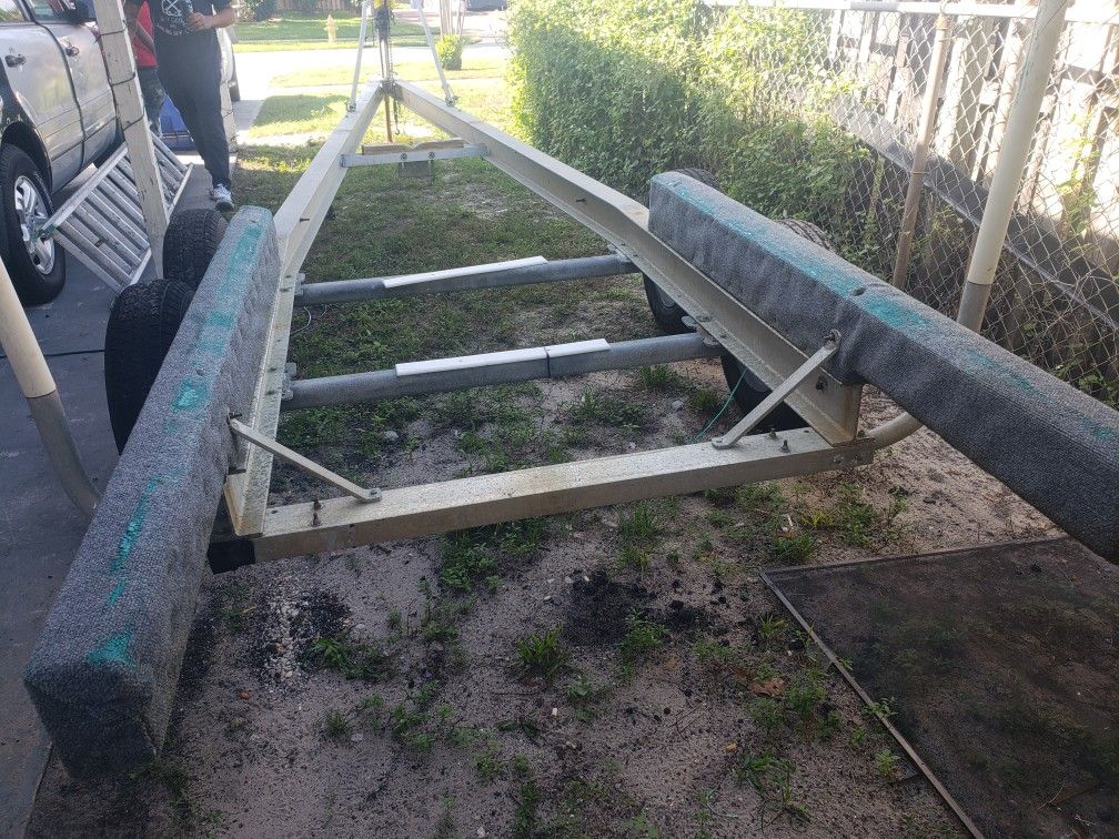 26ft float on boat trailer for Sale in LAKE CLARKE, FL OfferUp