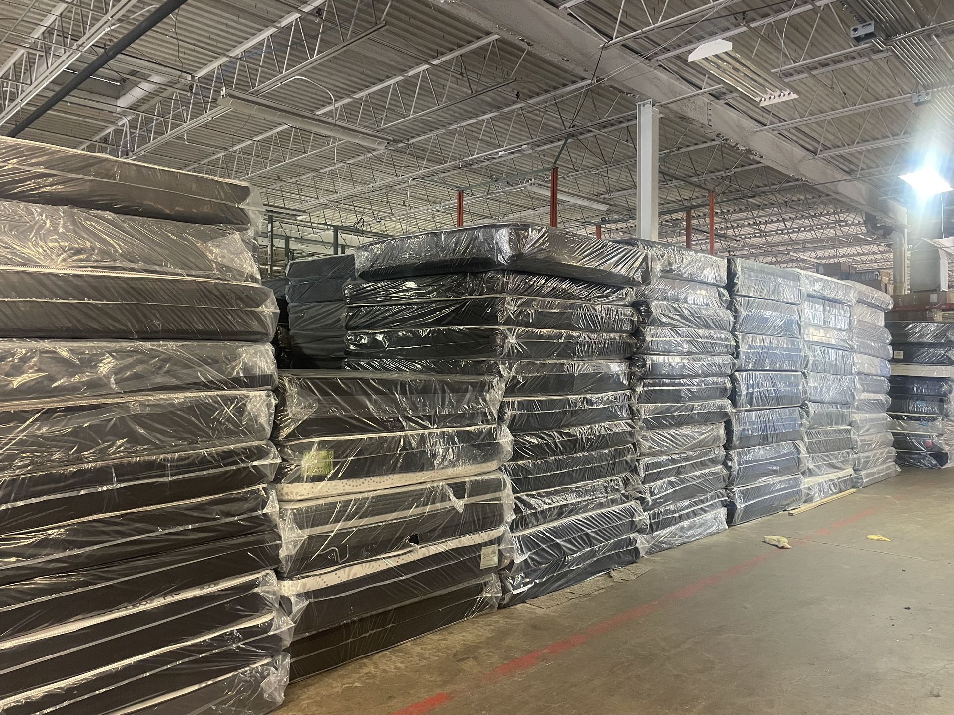 Queen Mattress Double Sides - Come With Free Box Spring - Free Delivery 🚚 Today