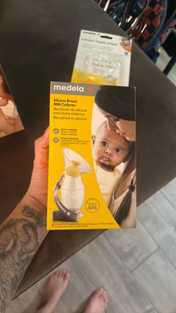Manual breast pump