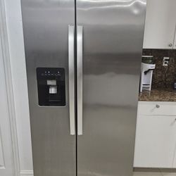 Whirlpool Refrigerator 