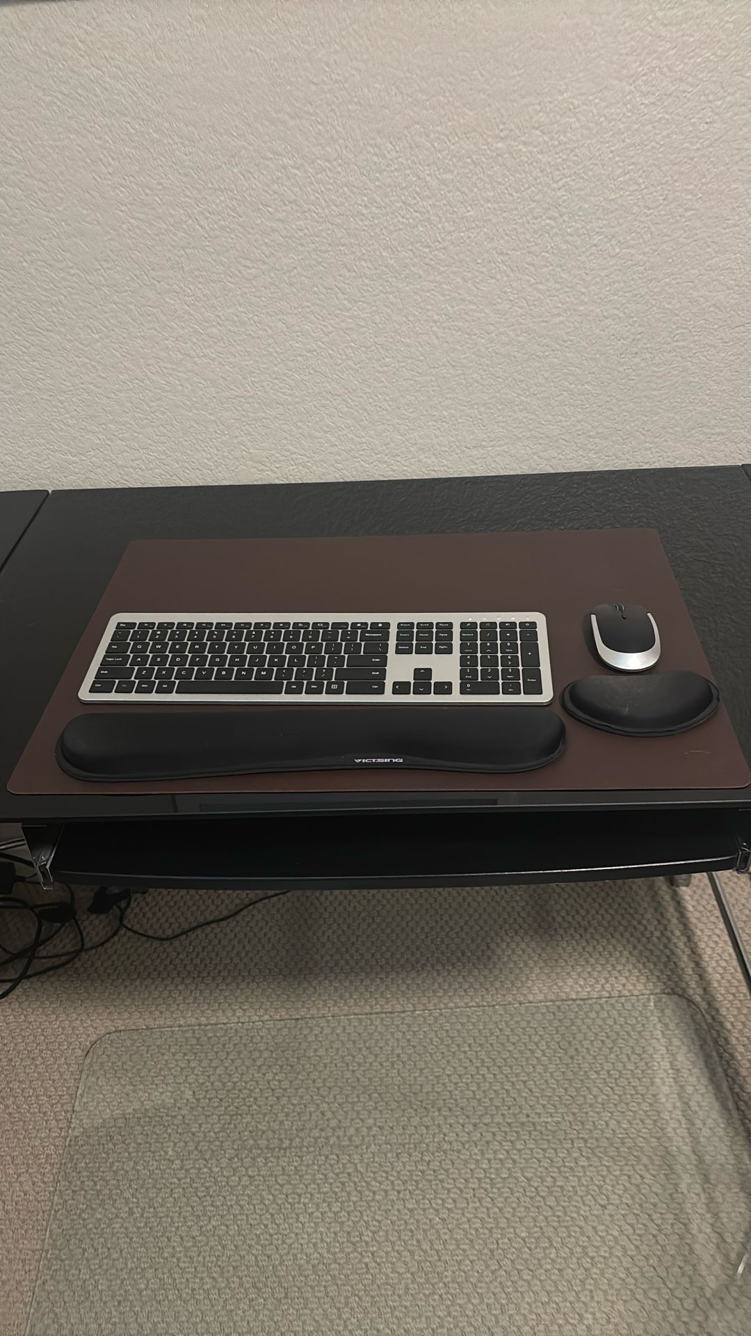 Wireless Keyboard , Mouse And Wrist Protectors 