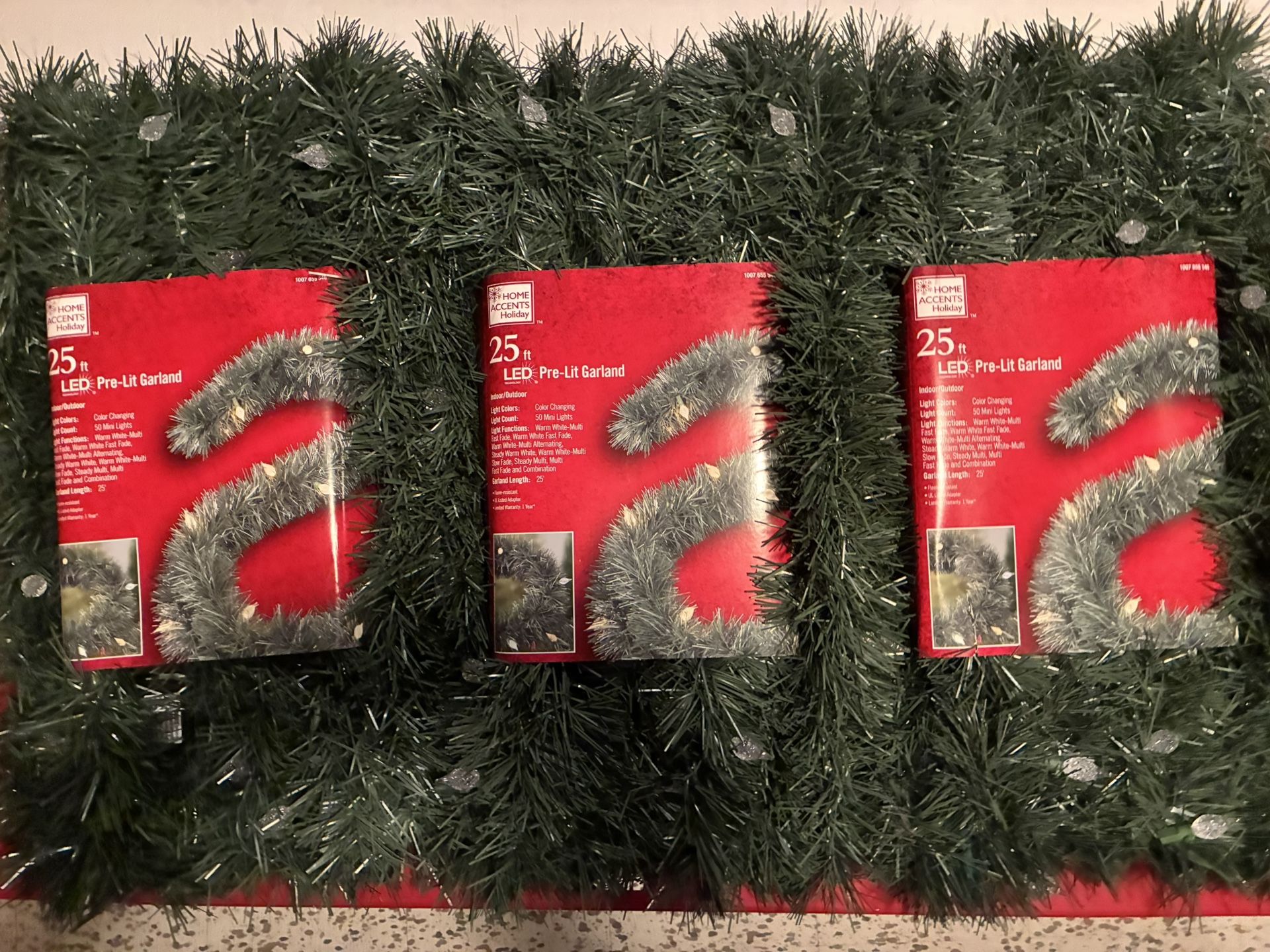 25 Ft Pre- Lit Garland