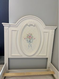 Acme Flora Twin Bed White