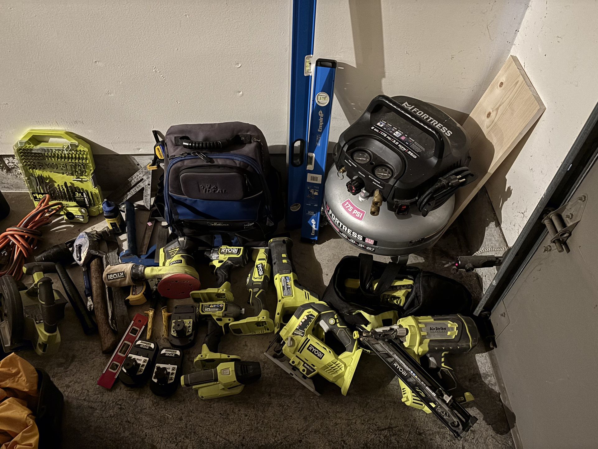Construction Tools Lot
