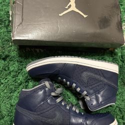 Jordan 1 Retro High Patent Dark Obsidian 