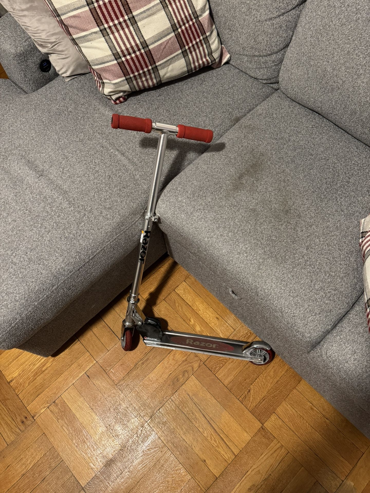 Razor A2 Kick Scooter - Red