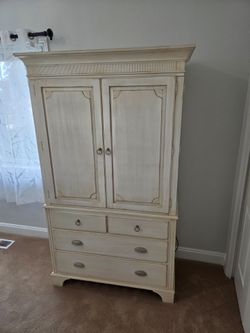 Vintage Ethan Allen 4-Piece Bedroom Set