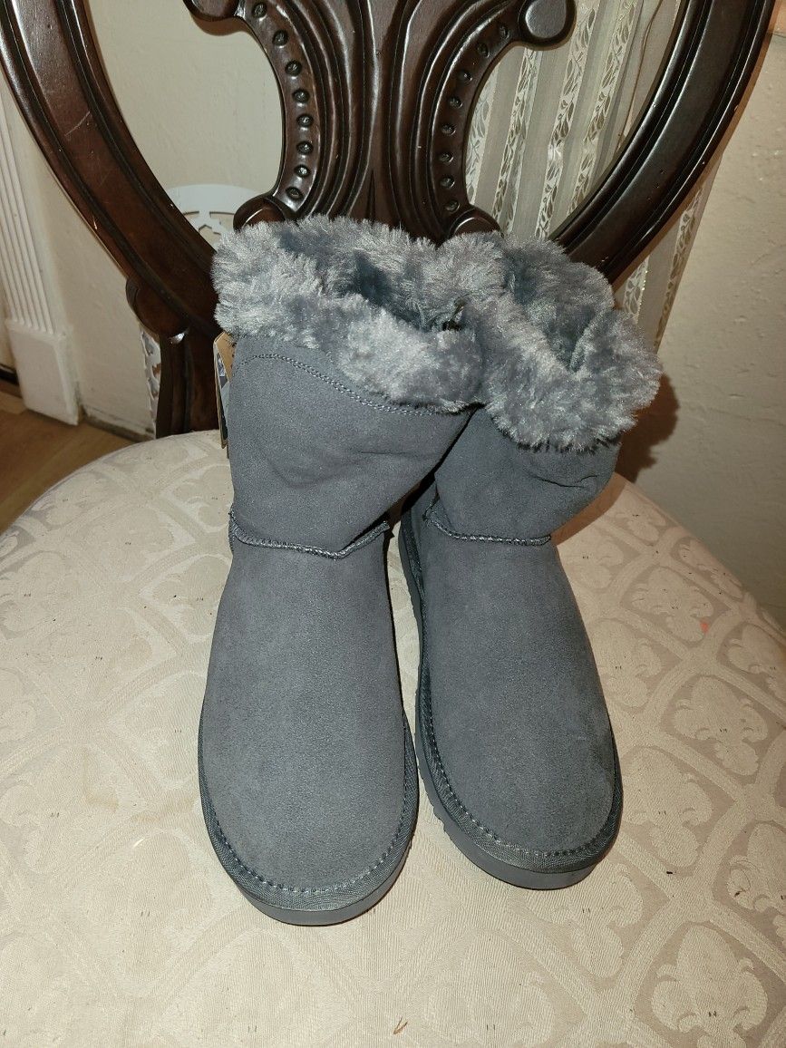 Lamo Stain And Water Resistant Suede Boots