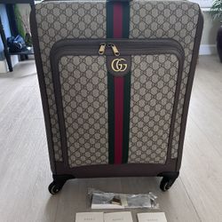 Priced To Sell!  Beautiful Authentic Gucci Savoy Medium Trolley 