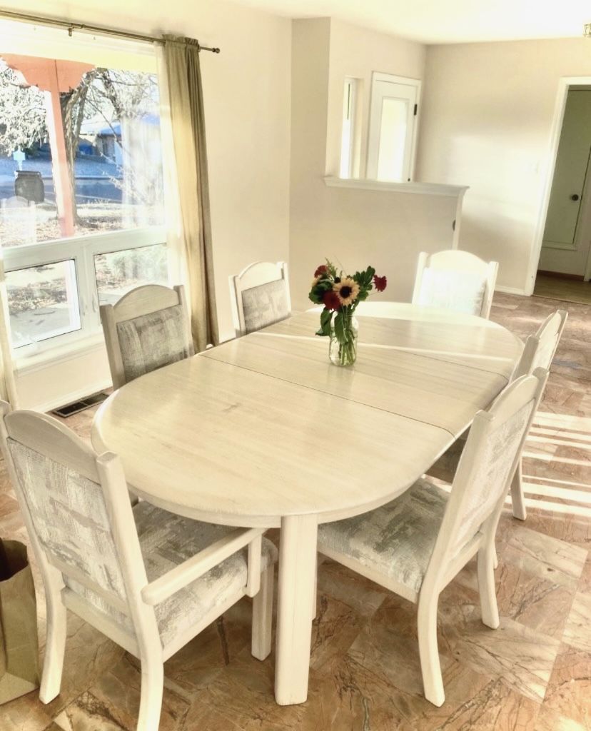 Charming late 90s-early 2000s Solid Wood Dining table