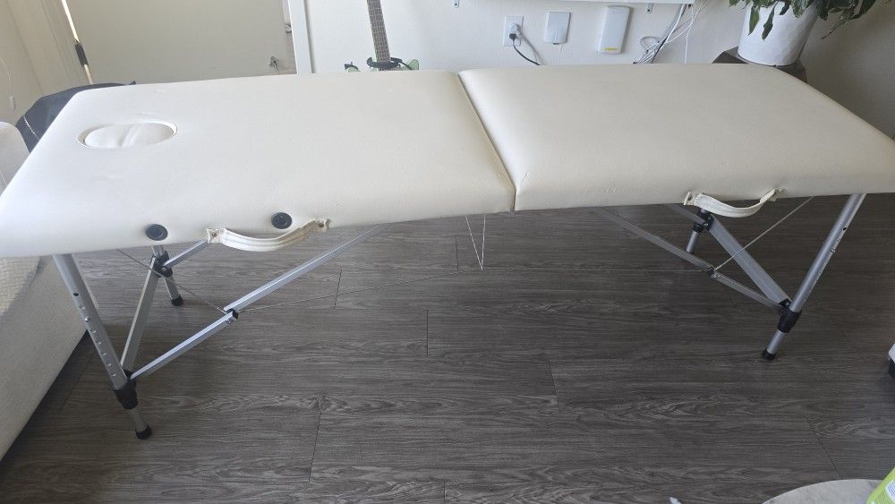 Massage Table Lightweight