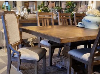 Wyndahl Rustic Brown Dining Room Set 5-PIECE (TABLE+ 4 CHAIRS)
