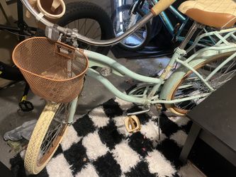 Ladies huffy beach cruiser 24inch wheel 5-5’6 height
