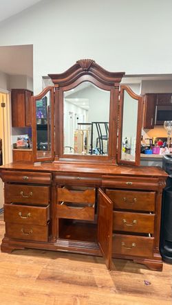 Dresser