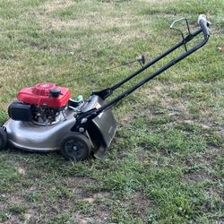 Honda Self Propelled Lawn Mower With Bagger