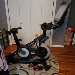 NordicTrack Commercial S22i Studio Cycle